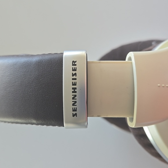 Sennheiser Audio HDD 599 Headphones - Picture 3 of 7